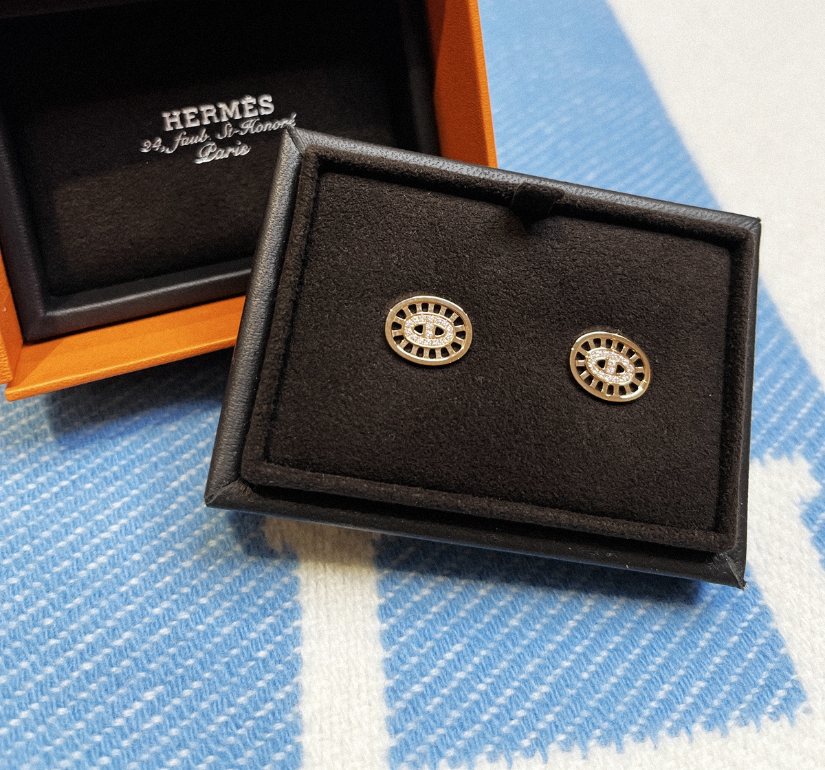 Hermes CHAINE D 'ANCRE pig stud earrings, 18K rose gold all original diamond trumpet